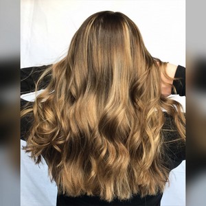 balayage sweep or paint no harsh regrowth line foiliage bronde freehand paint open air paint